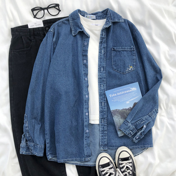 Női farmer ing széles modell zsebbel és hímzéssel