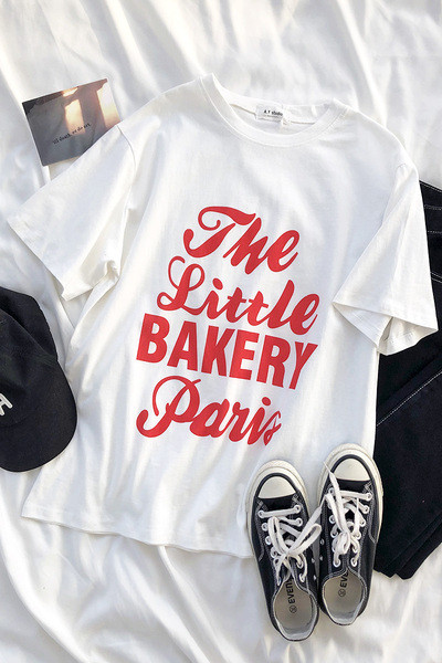 Fehér női póló rövid ujjal, piros felirattal