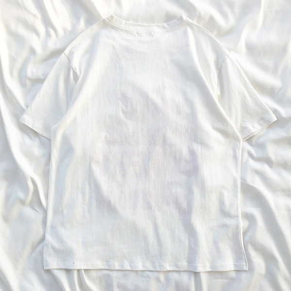 Fehér női póló rövid ujjal, piros felirattal