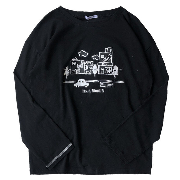 Széles női blúz, hosszú ujjal és mintával