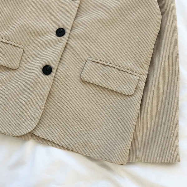 Moderna ženska jakna od samta na gumbe