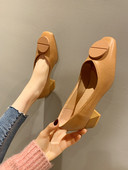 Modernas sieviešu ādas apavi ar biezumu 4 cm papēža