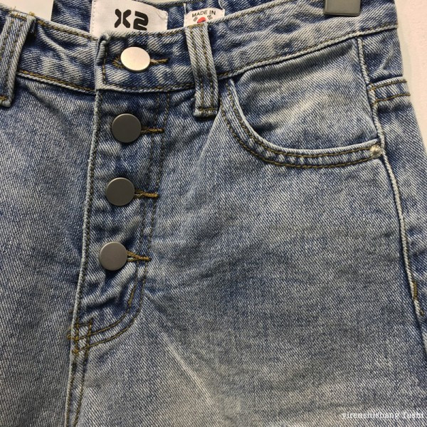 Pantaloni scurți casual de damă din denim cu motive rupte