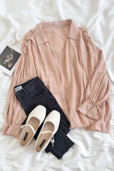 Plats sieviešu rozā krekls ar špica kakla izgriezumu