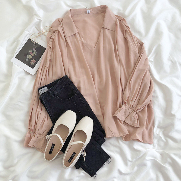 Plats sieviešu rozā krekls ar špica kakla izgriezumu