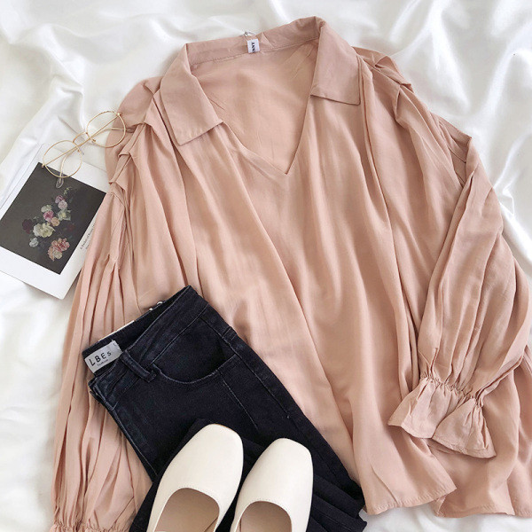 Plats sieviešu rozā krekls ar špica kakla izgriezumu