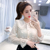 Stilingi retro stiliaus moteriški marškiniai su sagomis ir ilgomis rankovėmis