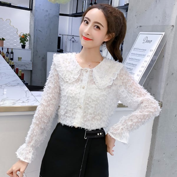 Stilingi retro stiliaus moteriški marškiniai su sagomis ir ilgomis rankovėmis