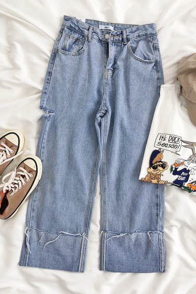 Blugi de dama cu motive rupte si talie inalta - model larg