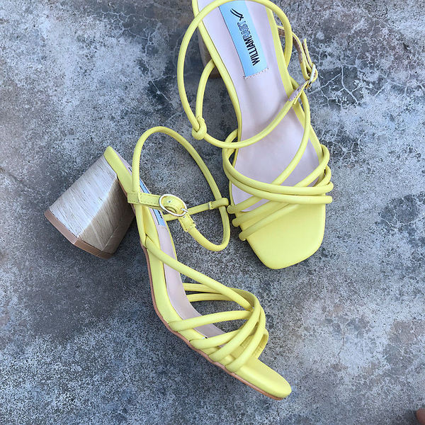 Új szandálmodell ekobőr pántokkal és 8 cm-es sarokkal