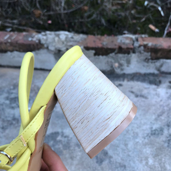 Új szandálmodell ekobőr pántokkal és 8 cm-es sarokkal