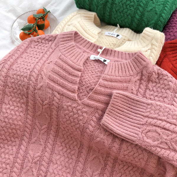 Pulover de dama cu decolteu in V - model larg