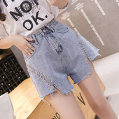 Trumpi modernūs džinsai su metalinėmis šaškėmis