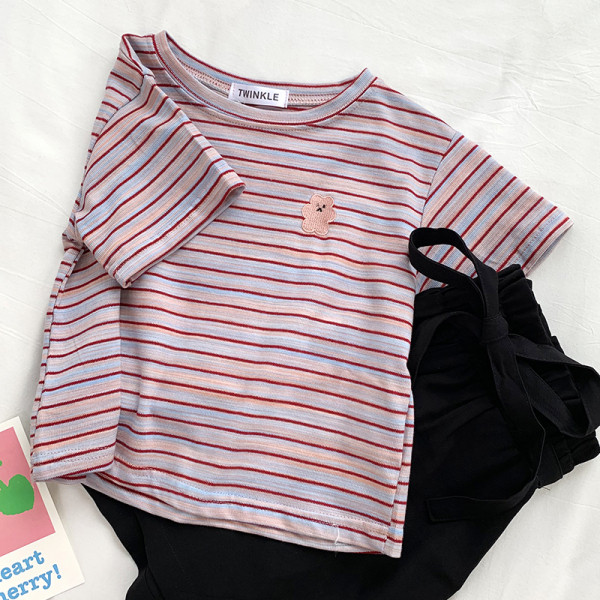 Prugasta ženska majica s kratkim rukavima i vezom