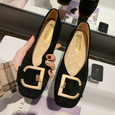 Moteriški laisvalaikio batai iš eko zomšos su metaline sagtimi