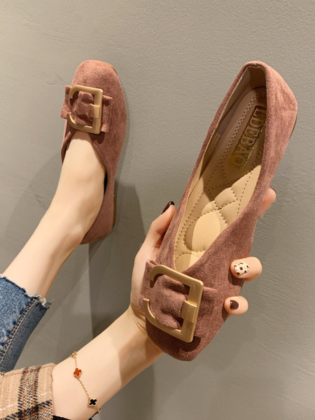 Moteriški laisvalaikio batai iš eko zomšos su metaline sagtimi