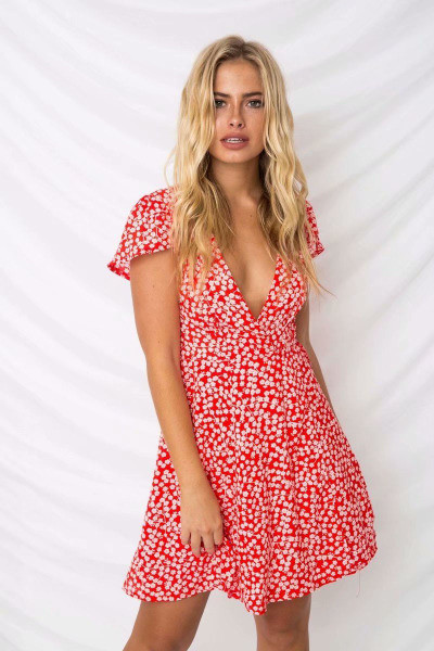 Rochie scurta de dama casual cu decolteu adanc cu puncte albe