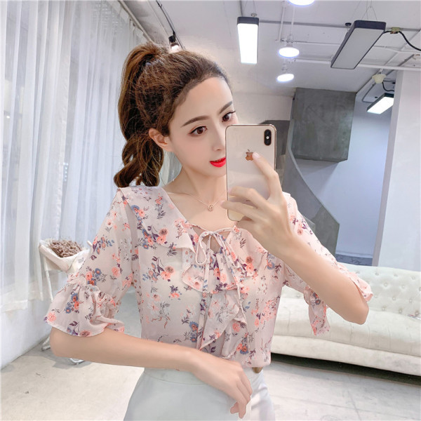 Sieviešu ikdienas krekls no šifona un ziedu raksta