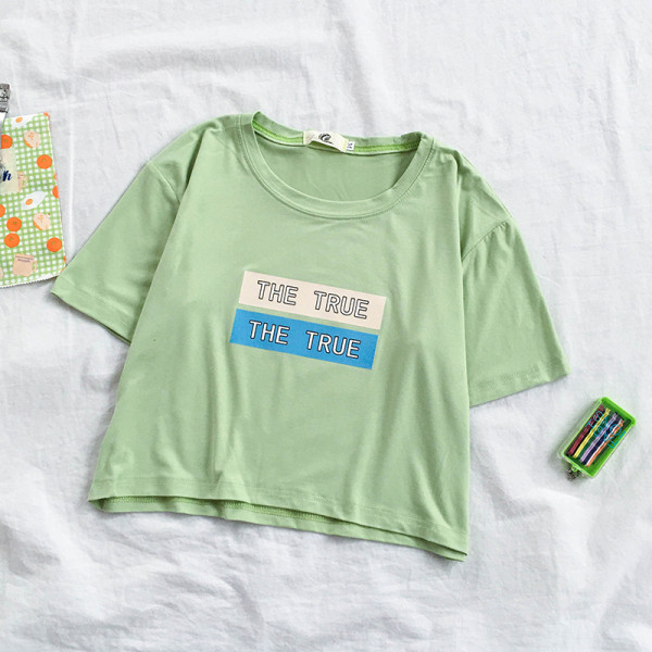 Tricou scurt de dama cu decolteu rotund si aplicatie