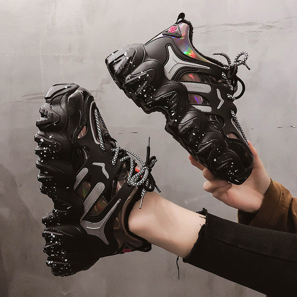 Adidasi moderni de dama cu sireturi si talpa colorata