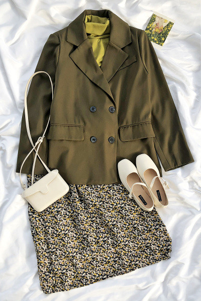 Retro női kabát gombokkal