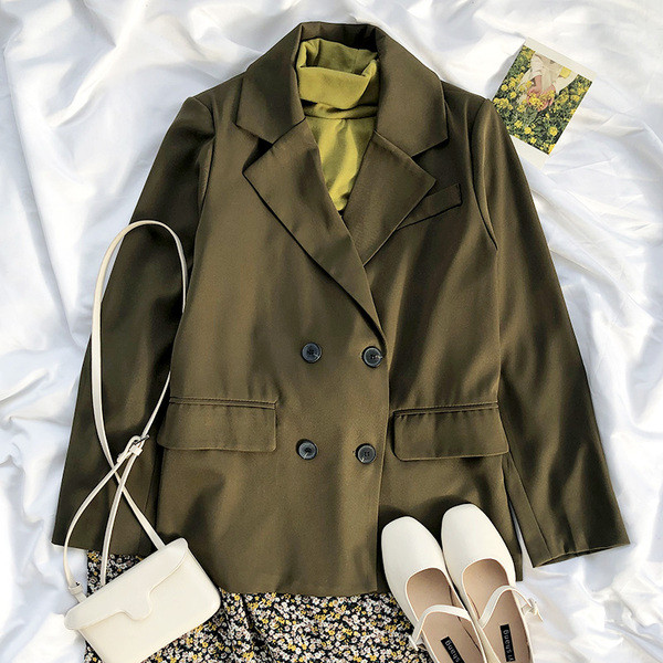 Retro női kabát gombokkal