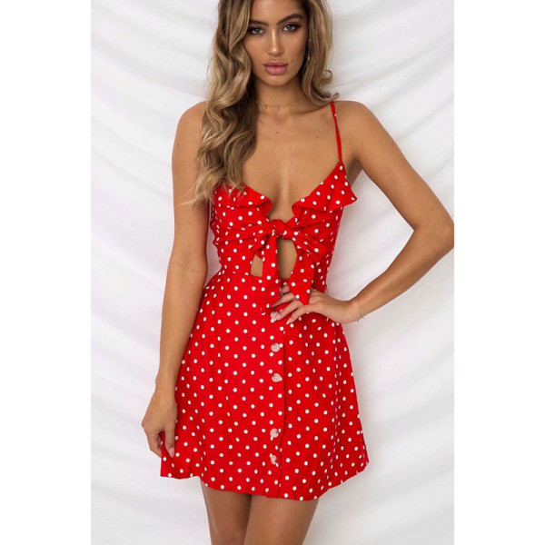 Īsa sieviešu ikdienas kleita ar plānām lencēm un dziļu kakla izgriezumu