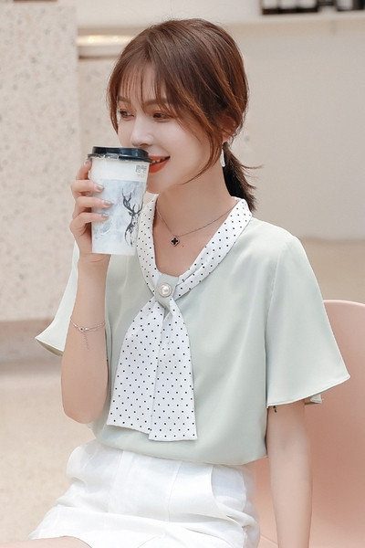 Naiste stiilne lühikeste varrukate ja pärlitega särk