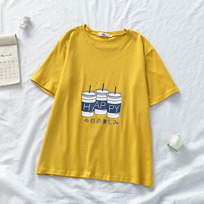 Sieviešu t-krekls ar ovālu kakla izgriezumu un aplikāciju