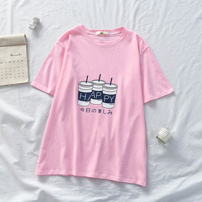 Sieviešu t-krekls ar ovālu kakla izgriezumu un aplikāciju