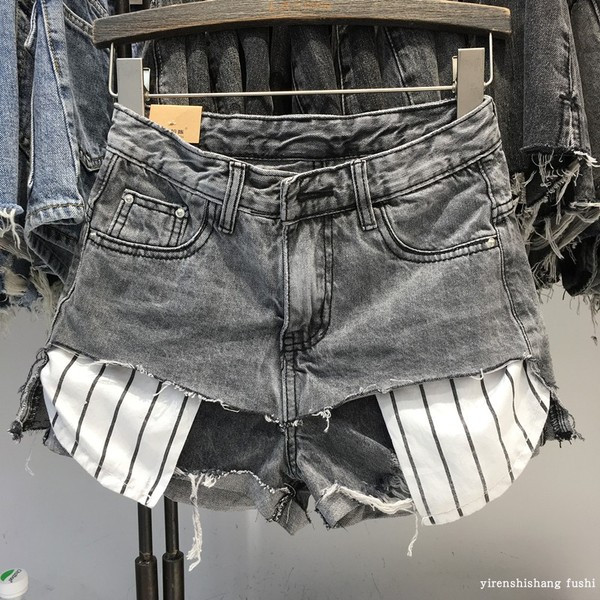 Pantaloni scurți moderni de damă din denim cu buzunare lungi