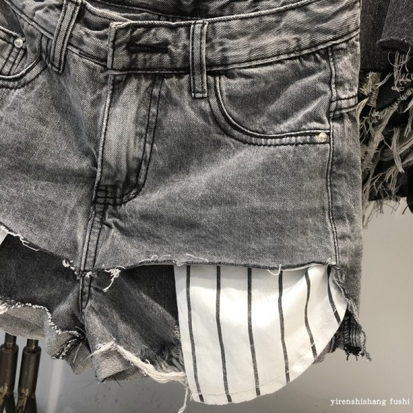 Pantaloni scurți moderni de damă din denim cu buzunare lungi