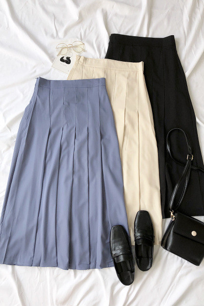 Fusta lunga plisata cu talie inalta
