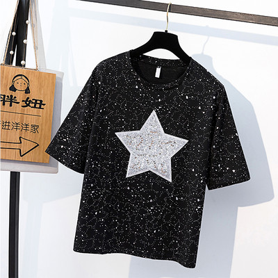 Didelio dydžio moteriški marškinėliai trumpomis rankovėmis ir blizgučiais