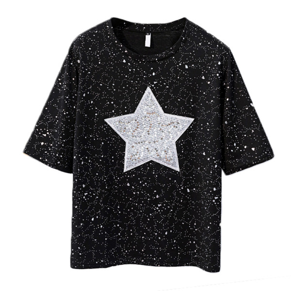 Didelio dydžio moteriški marškinėliai trumpomis rankovėmis ir blizgučiais