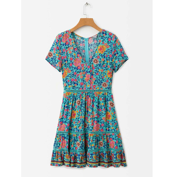 Laisvalaikio moteriška trumpa suknelė trumpomis rankovėmis ir gėlių raštu