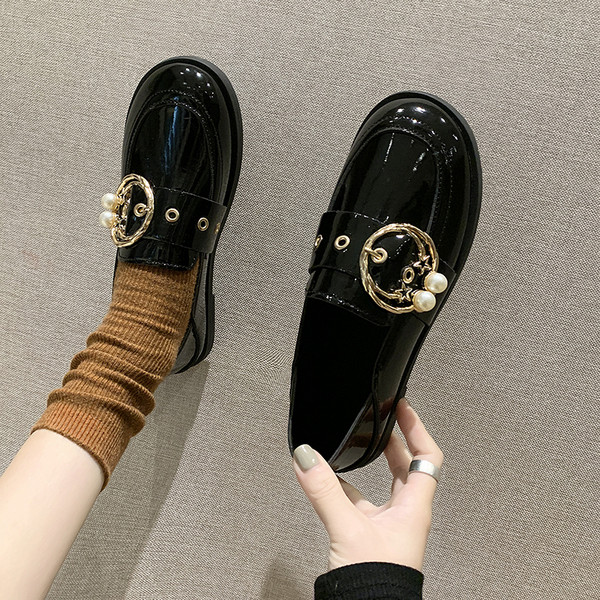 Ženske casual cipele sa metalnom kopčom - dva modela