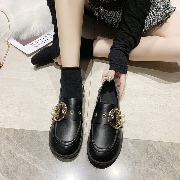 Ženske casual cipele sa metalnom kopčom - dva modela