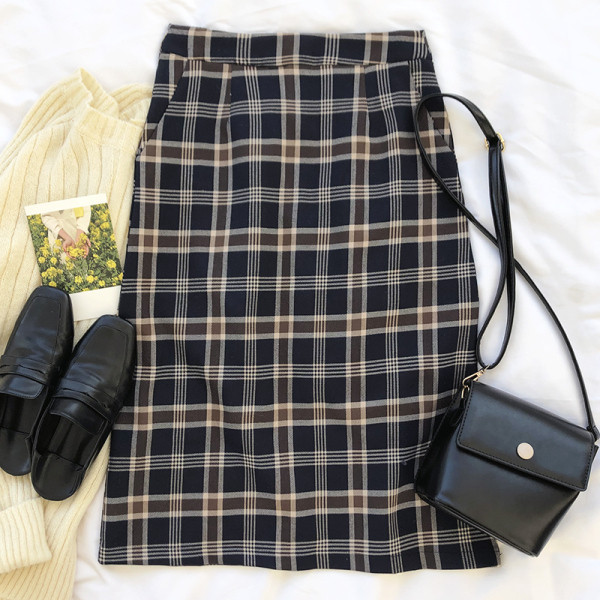 Moteriškas languotas sijonas aukštu juosmeniu ir kišenėmis