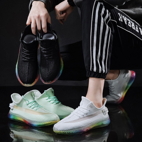 Model nou de adidasi casual barbatesti cu talpa colorata