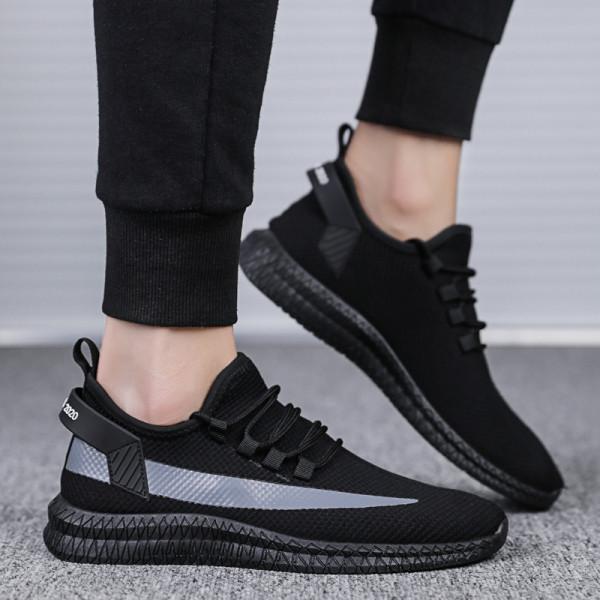 Alkalmi férfi tornacipő textilből, lapos talppal és fűzővel