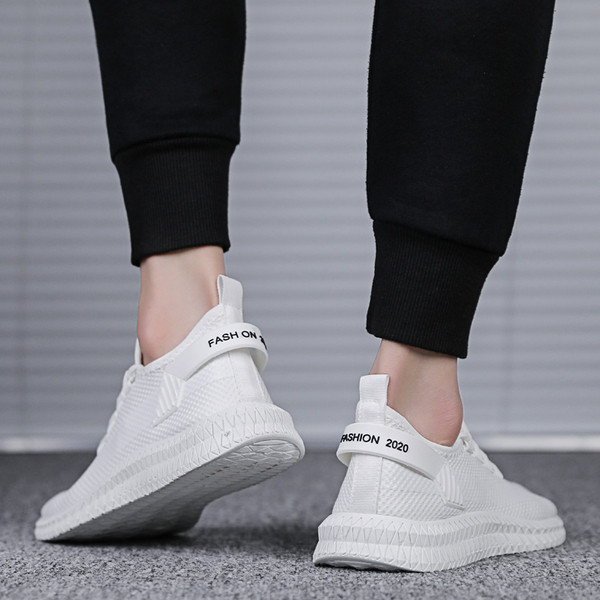 Alkalmi férfi tornacipő textilből, lapos talppal és fűzővel