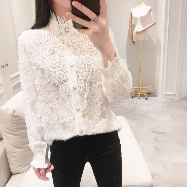 Moderns mežģīņu sieviešu krekls ar augstu apkakli un pogām