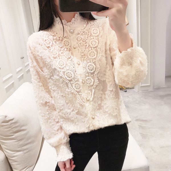 Moderns mežģīņu sieviešu krekls ar augstu apkakli un pogām