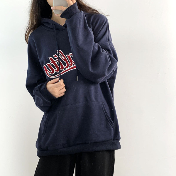 Moteriškas sportinis megztinis su raštu