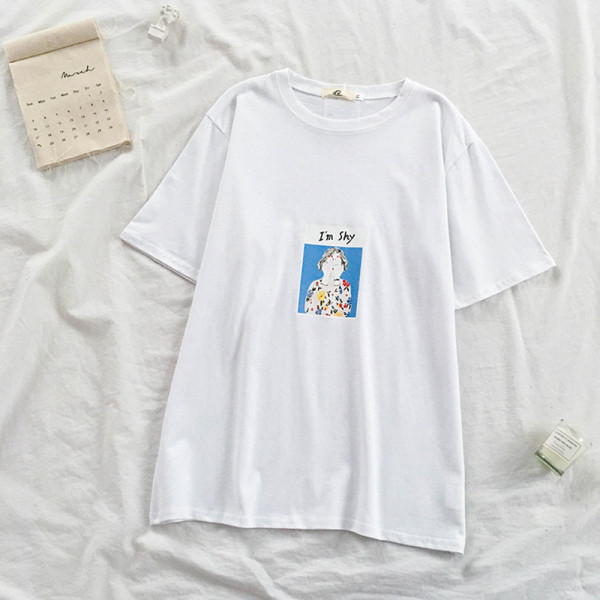 Modernūs moteriški marškinėliai su aplikacijomis ir ovalia iškirpte