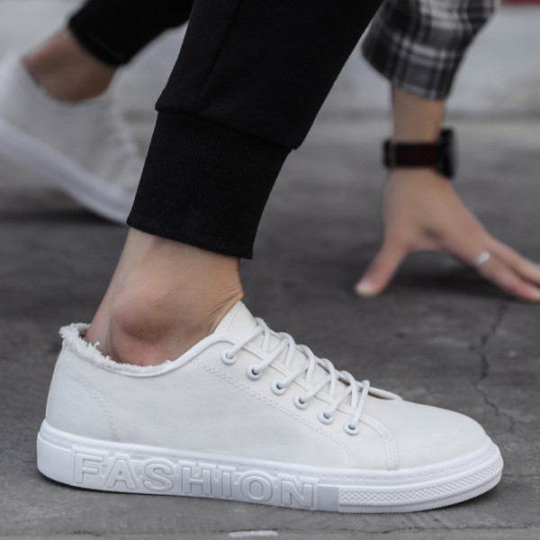 Vyriški laisvalaikio sportbačiai lygiais padais ir tekstiliniais kaklaraiščiais