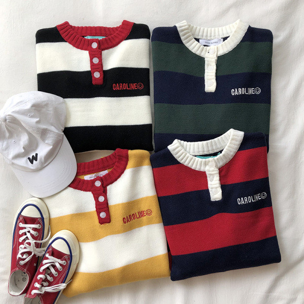 Széles női retro pulóver ovális nyakkivágással és hímzéssel