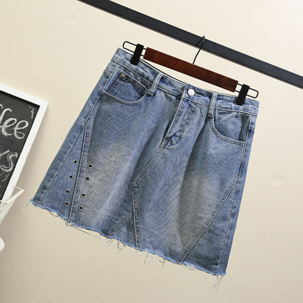 Didelio dydžio moteriškas džinsinis sijonas aukštu juosmeniu ir kišenėmis