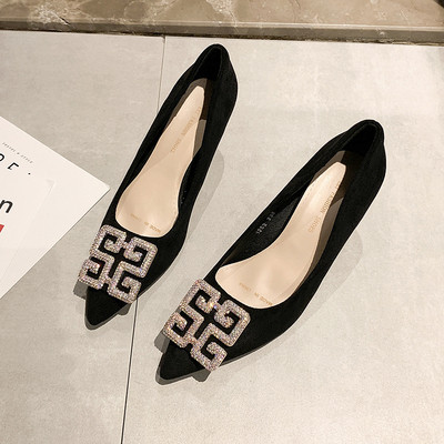 Pantofi de dama eleganti cu decor metalic si toc subtire